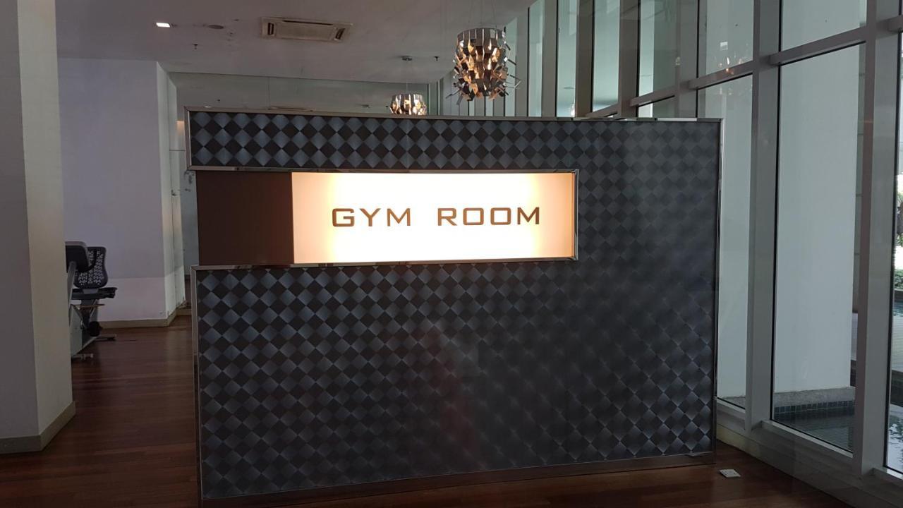 Starsbed Klcc Skyview Roof Pool Hostel Куала-Лумпур Екстер'єр фото