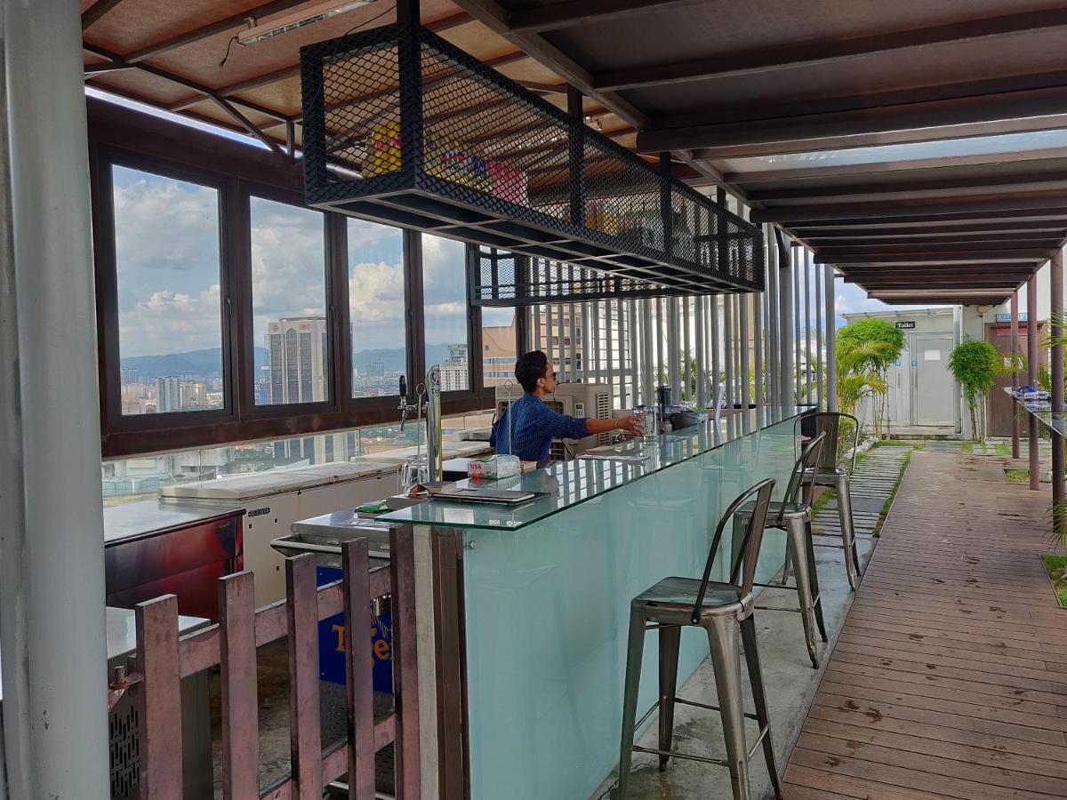 Starsbed Klcc Skyview Roof Pool Hostel Куала-Лумпур Екстер'єр фото
